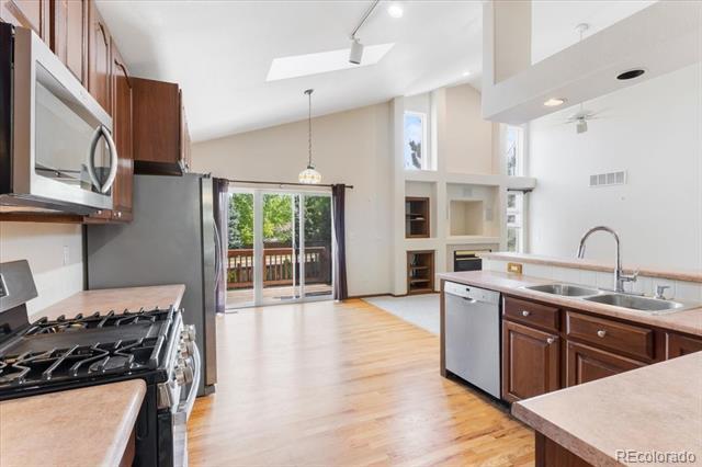 Building Photo - 6691 W 98th Pl