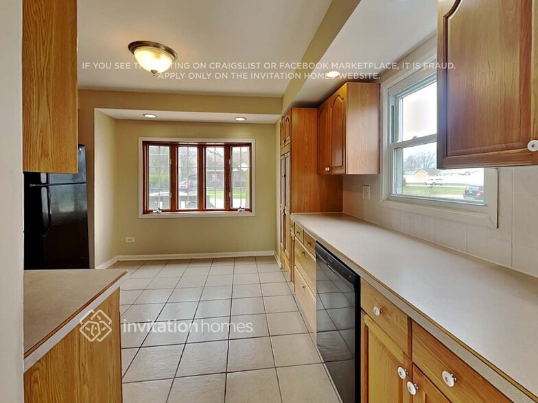 Building Photo - 9307 Nordica Ave