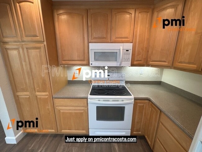 Building Photo - 194 Cynthia Dr