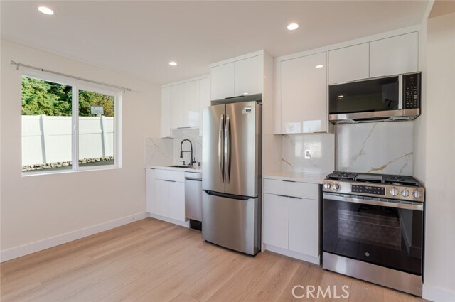 Building Photo - 10421 Pinyon Ave