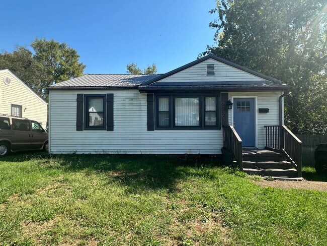 Building Photo - Charming Chilhowee Hills Cottage – Vintage Character Meets Modern Updates, Pets Welcome!