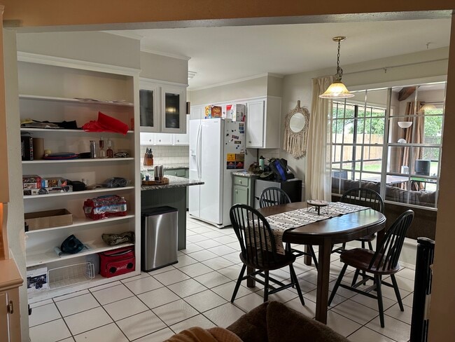 Building Photo - 8641 Chalmette Dr