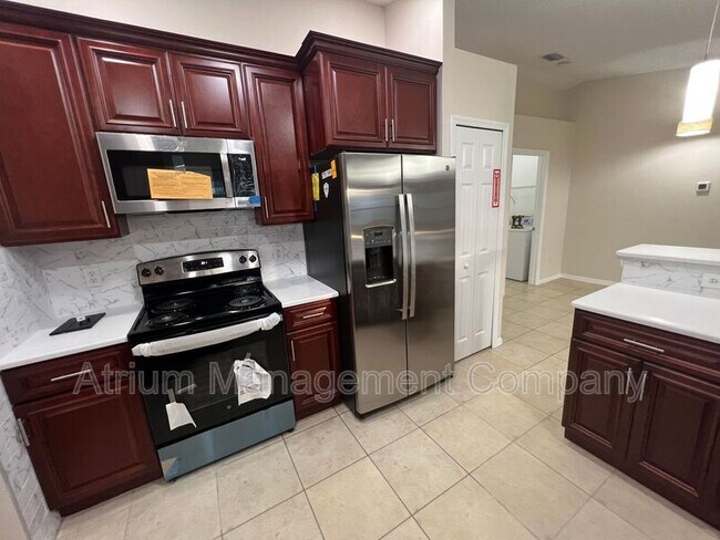 Building Photo - 3037 Bonkirk Dr