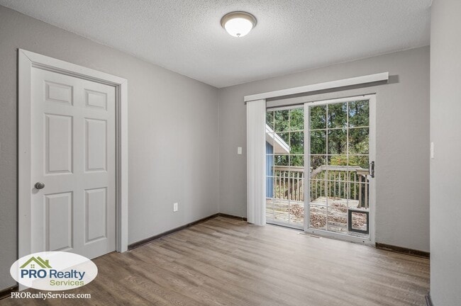 Building Photo - 5 Bedroom Home in Chisago City