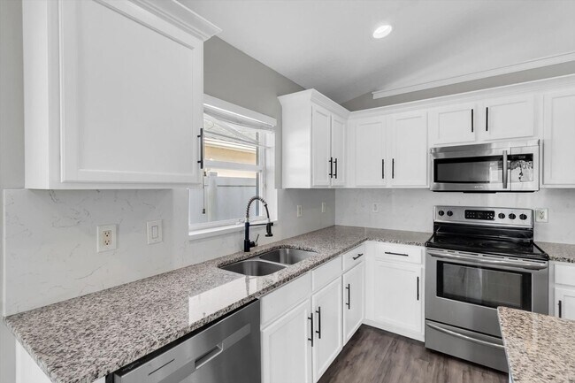 Building Photo - Spacious Renovated 4-Bedroom Home in Land O’ Lakes Near Veterans Expressway