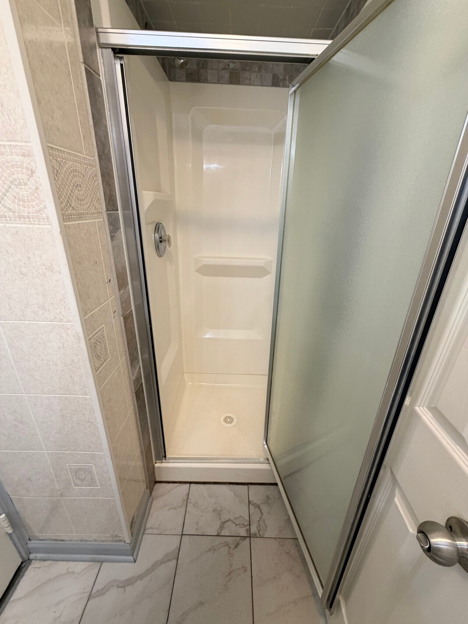 Shower in bathroom 2 - 133 W Briarcliff Rd