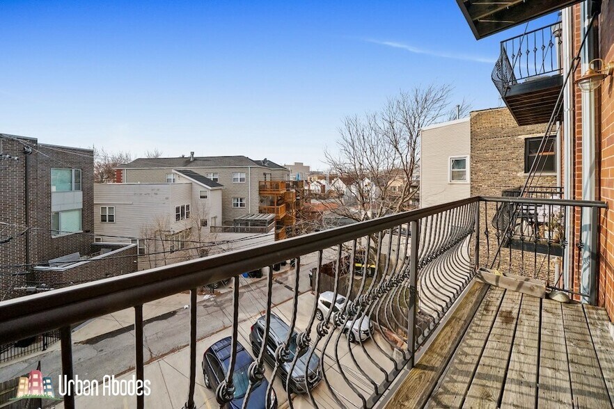 Building Photo - 1315 N Wicker Park Ave