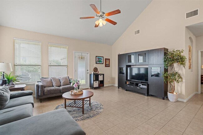 Building Photo - 4007 Bluestone Ln