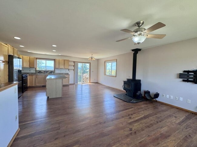 Building Photo - 3280 Strom Dr