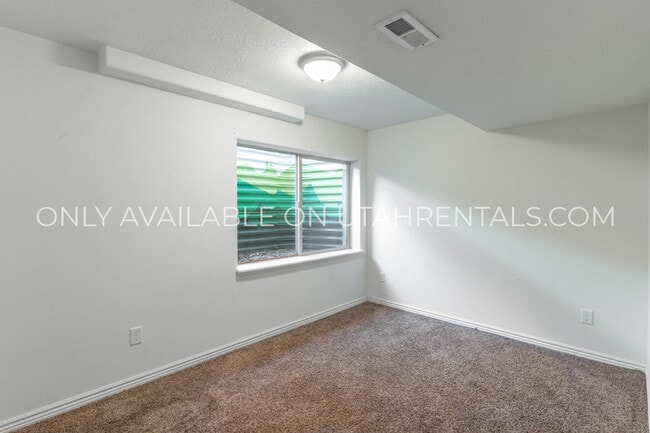 Building Photo - 763 E 80 S