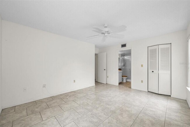 Building Photo - 2687 Pine Ridge Way S