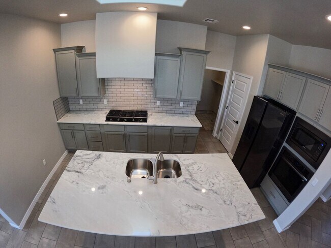 Building Photo - 3729 Santa Clarita Ave