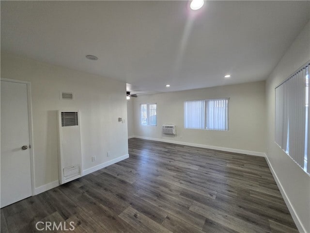 Building Photo - 20754 Hartland St