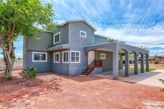 Primary Photo - 2075 N Gateway Rd
