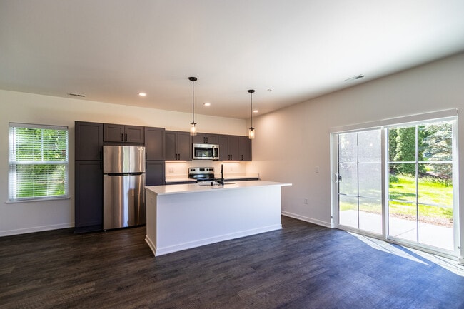 Building Photo - 1920 Edwards St