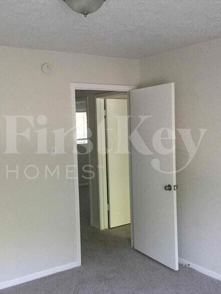 Building Photo - 17615 Tall Cypress Dr