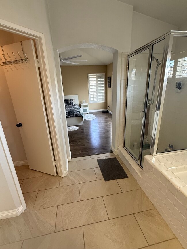 Building Photo - 2204 Lago Ventana