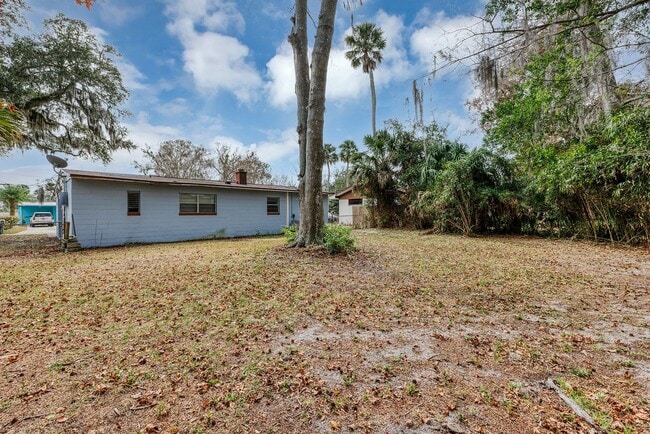 Building Photo - Beautifully Refreshed 3-Bedroom Home – Modern Kitchen & Spacious Interior