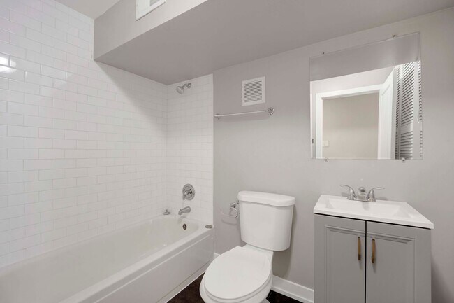 Building Photo - 1649 W 21st St
