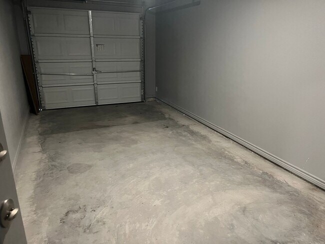 Building Photo - 2814 Leroy Cir