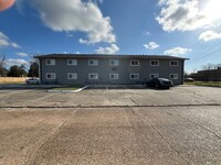 Building Photo - Newly Renovated 2B/2B Apartment Available ...