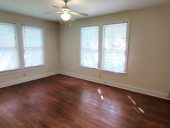 Building Photo - 4409 Merle Dr