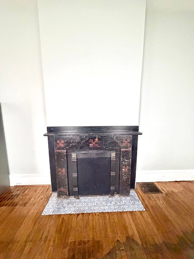 Building Photo - 205 E King St