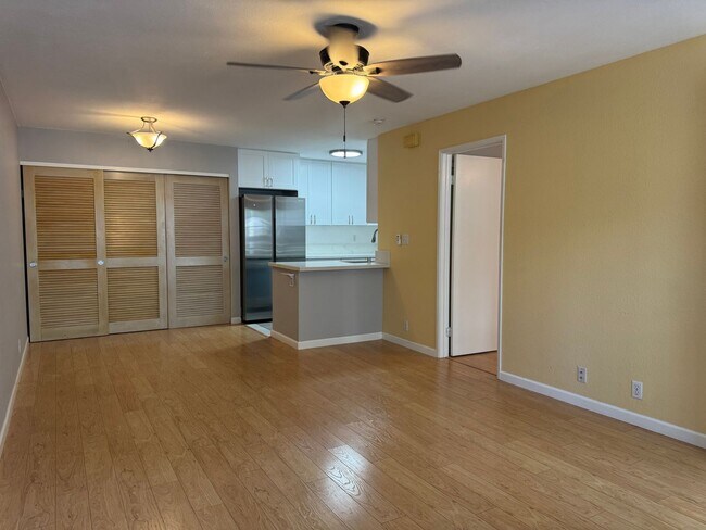 Building Photo - 545B Mananai Place Unit #28