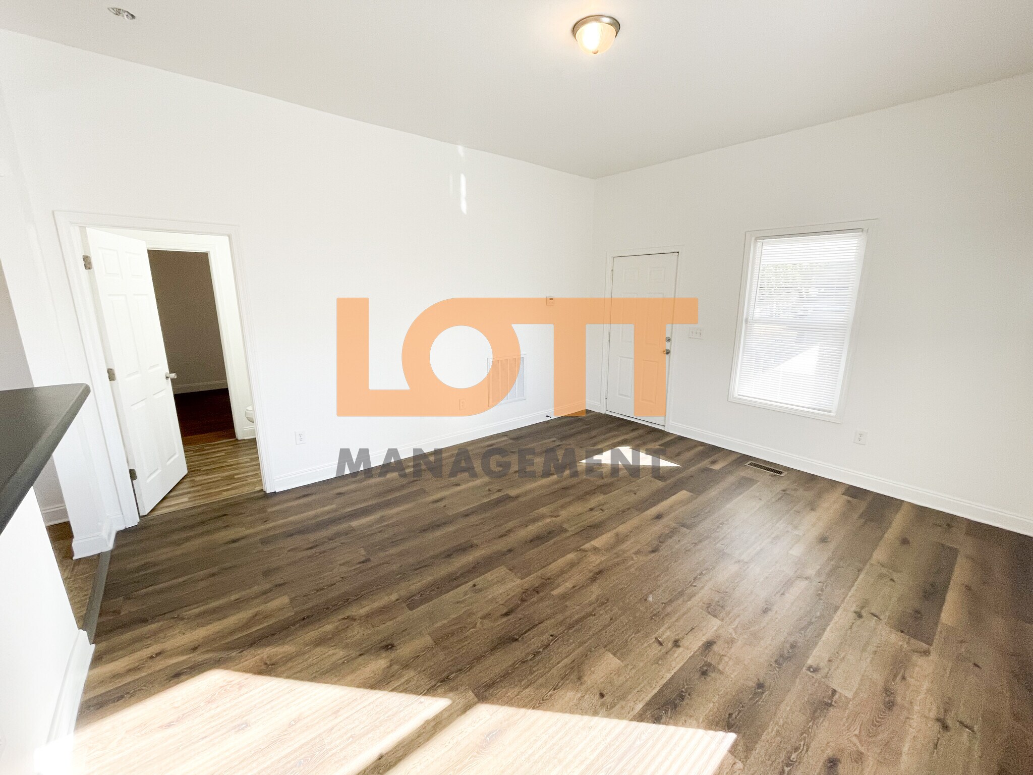 Building Photo - 12 N YMCA ST