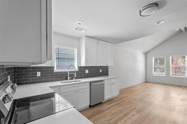 Building Photo - 413 S Willow St