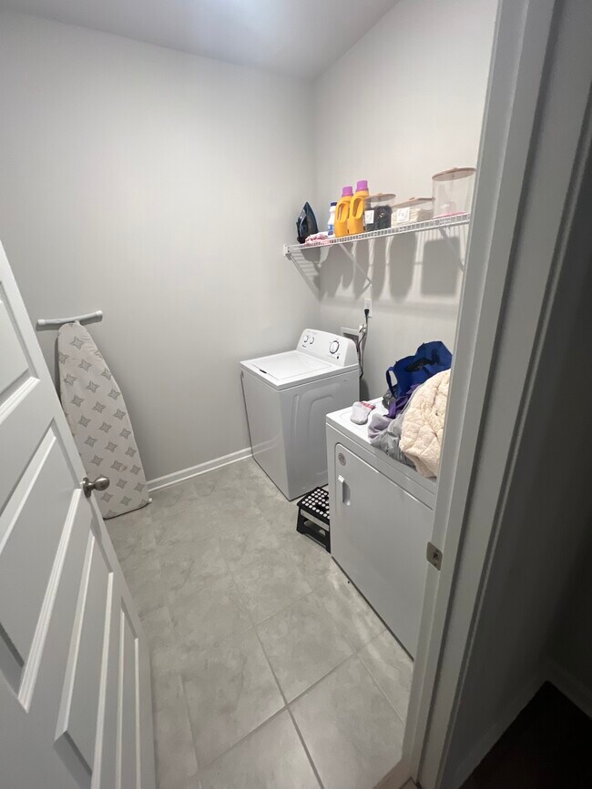 Building Photo - 115 Cooper Cove E