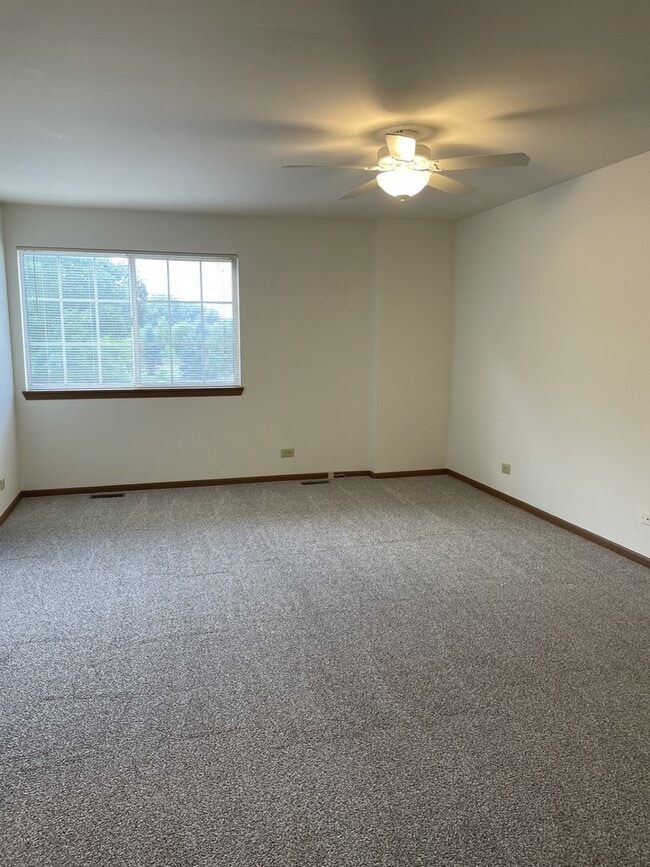 Building Photo - 4440 Larkspur Ln
