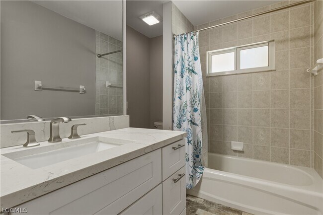 Building Photo - 1105 SE 13th St