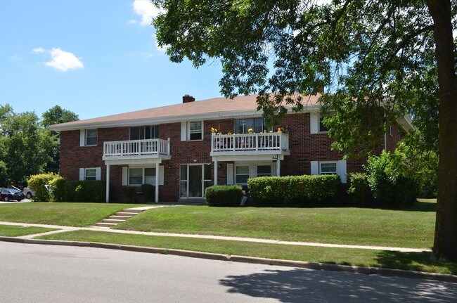 Primary Photo - 141 Morris St - 8 Unit