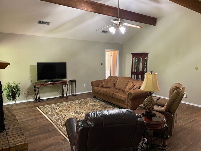 Building Photo - Beautiful 3 Bedroom Shreveport Home