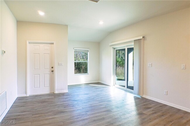 Building Photo - 225 Rogers St