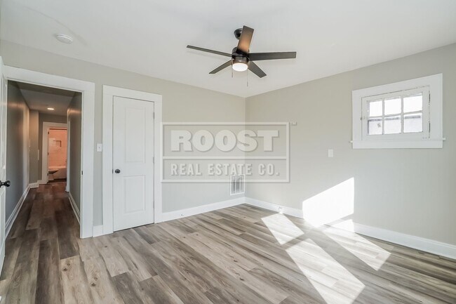 Building Photo - Welcome to this charming 3-bedroom, 1-bathroom house located in the heart of Columbus, OH!