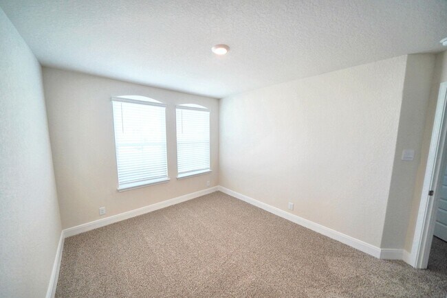 Building Photo - Stunning New Cibolo Home Now Available in Steel Creek - Realtor Commission: $500