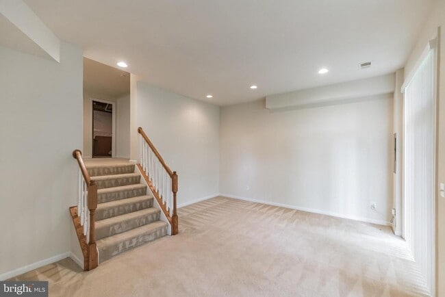 Building Photo - 2440 Battery Hill Cir
