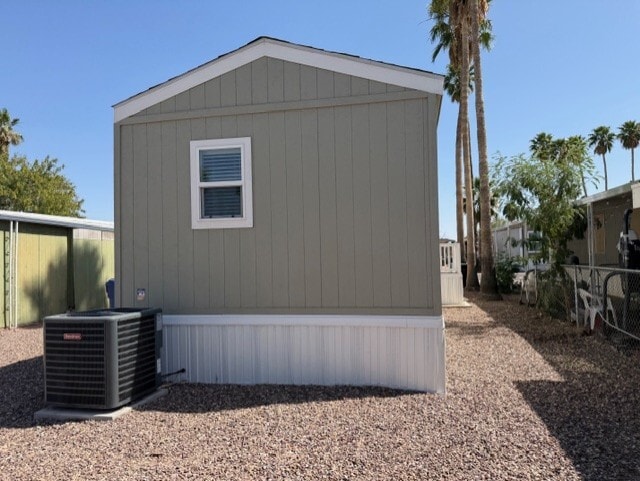 Building Photo - 2060 N Center St