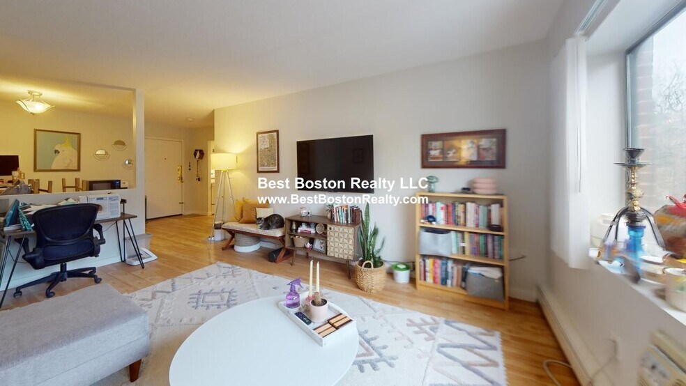 Building Photo - 19 Central St