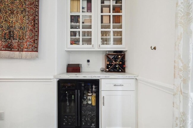 Building Photo - 2842 Briarhurst Park