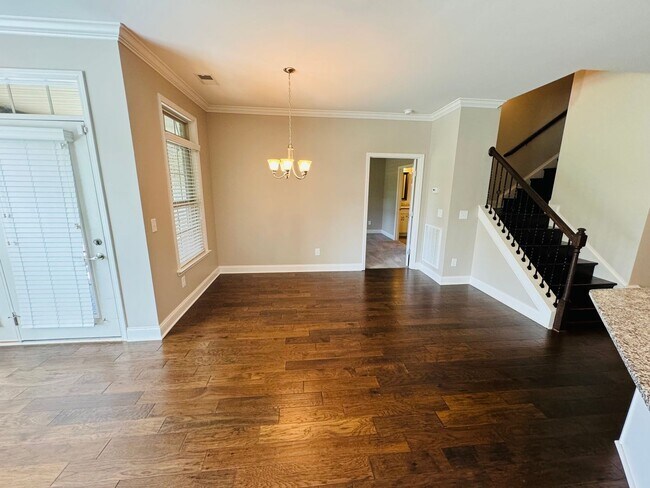Building Photo - 2-Level Condo in Five Oaks of Lebanon
