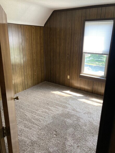 Building Photo - 101 Park St N