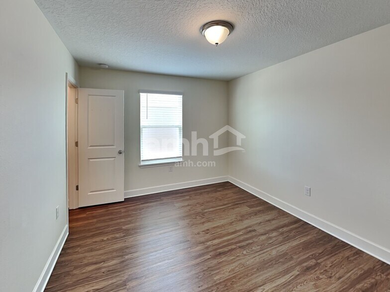 Building Photo - 4616 Birdsong Dr