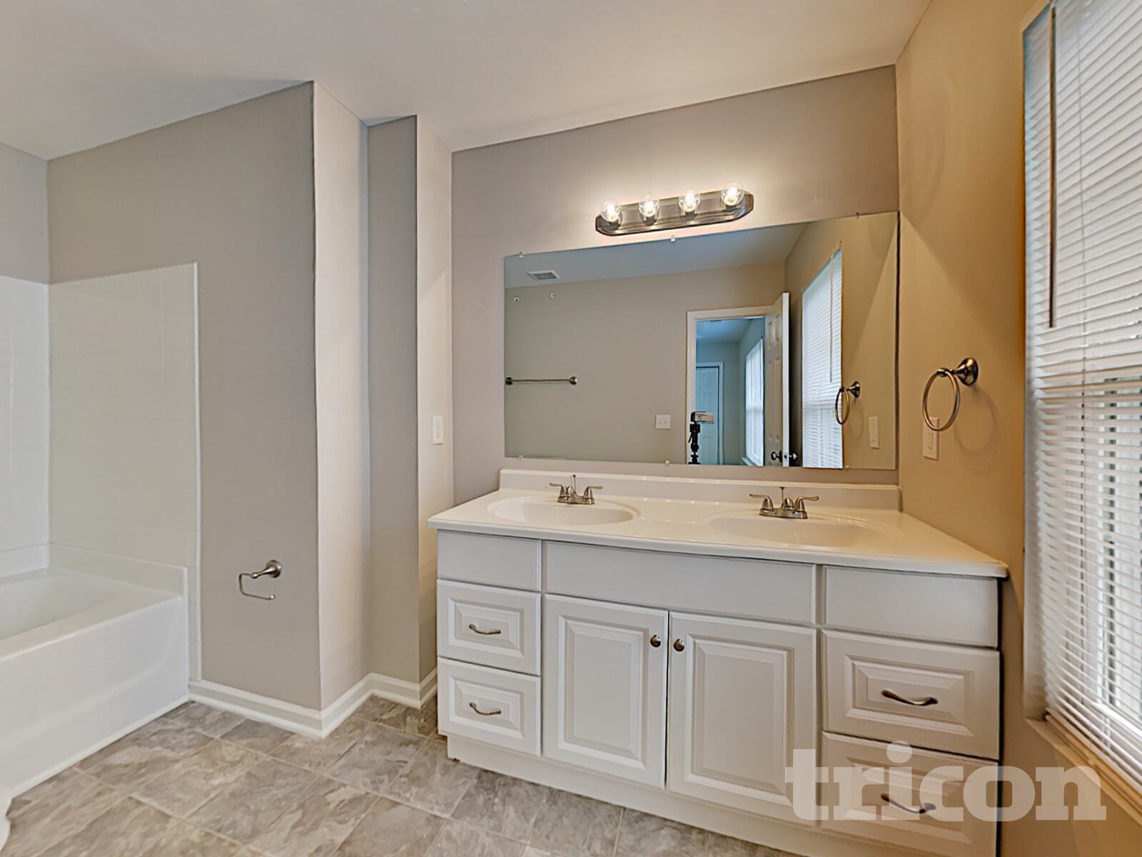 Building Photo - 6238 Dumont Ln