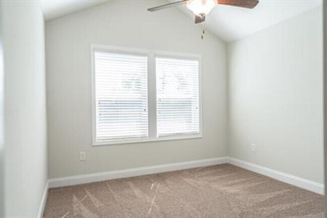 Building Photo - 655 N Prince Henry Way