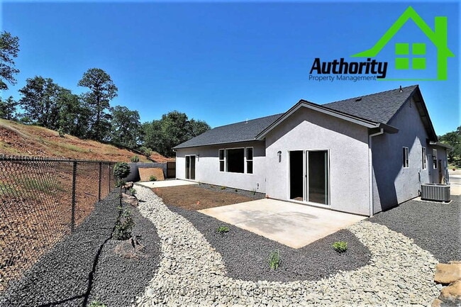 Building Photo - 20231 Ballentine Dr