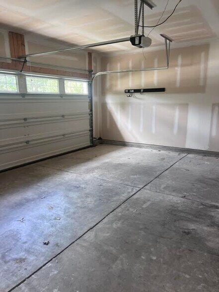 Building Photo - 4822 Genoa Dr
