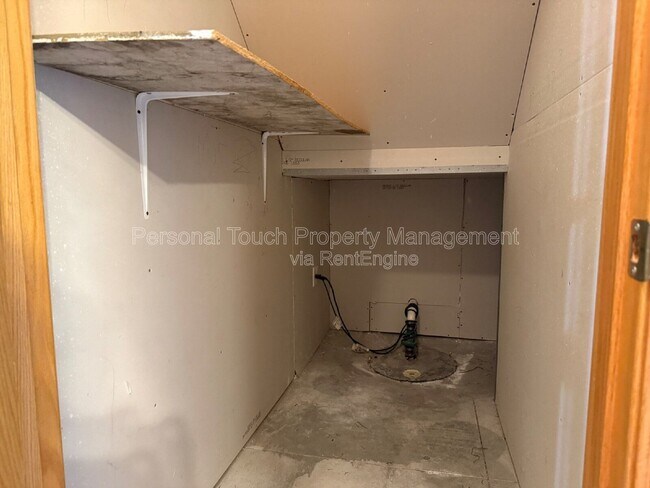 Building Photo - 1143 39th Ave S